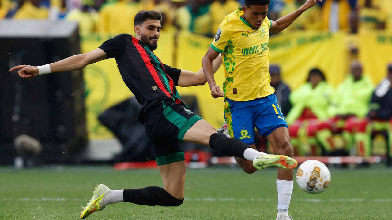 ما هي القنوات الناقلة لمباراة الجيش الملكي وصن داونز في نهائي أفريقيا؟